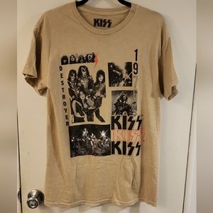 🌻NWOT Kiss Band Tee